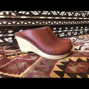 No 6 New School Clog on wedge